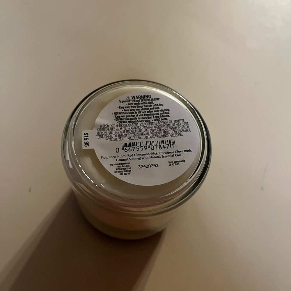 Bath & Body Works Single Wick Candle. Holiday - Picture 3 of 3